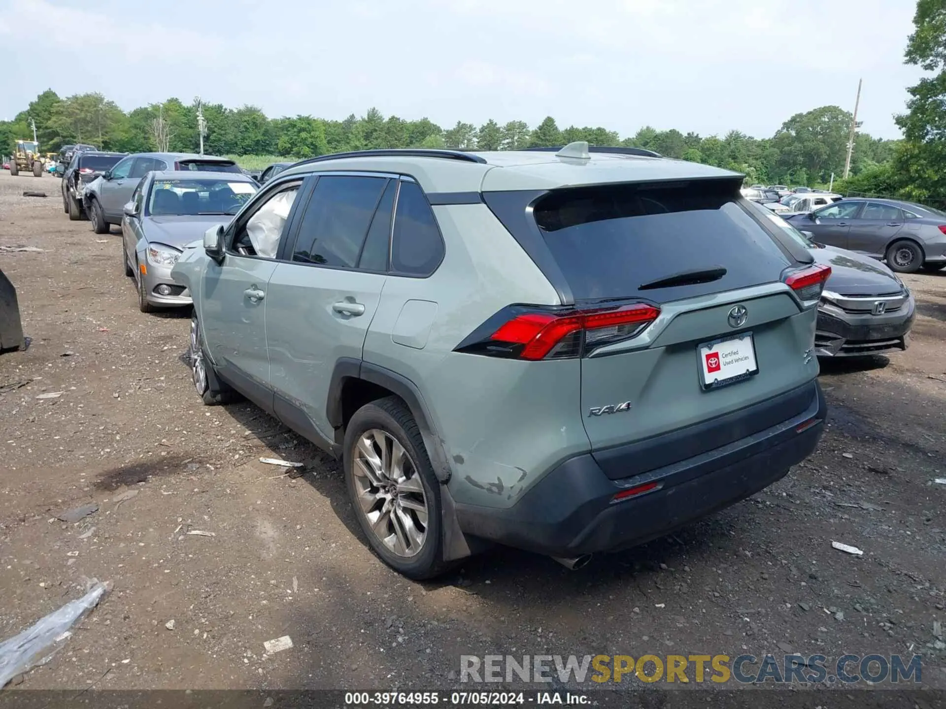 3 Photograph of a damaged car 2T3A1RFV3MW204995 TOYOTA RAV4 2021