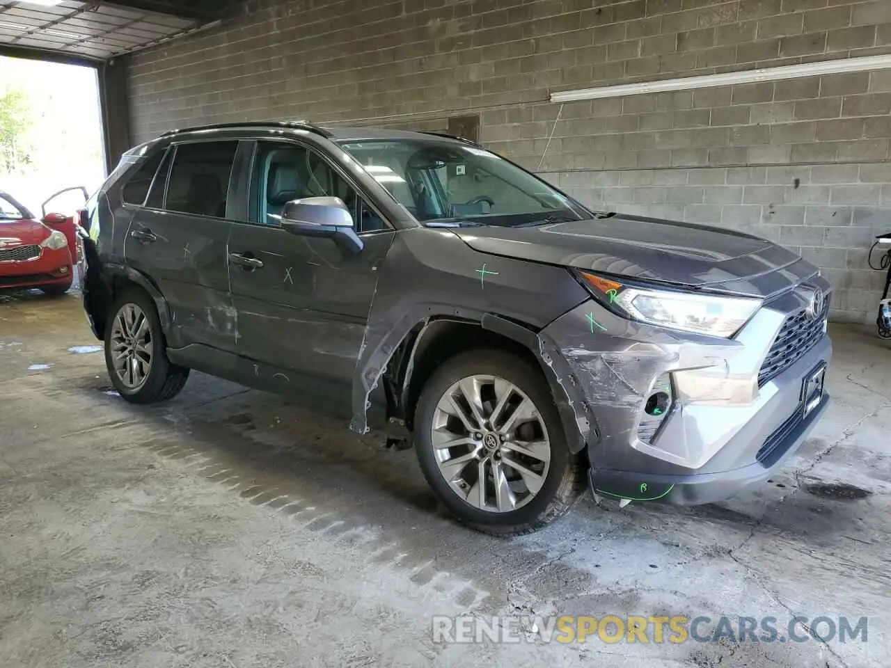 4 Photograph of a damaged car 2T3A1RFV3MW224213 TOYOTA RAV4 2021