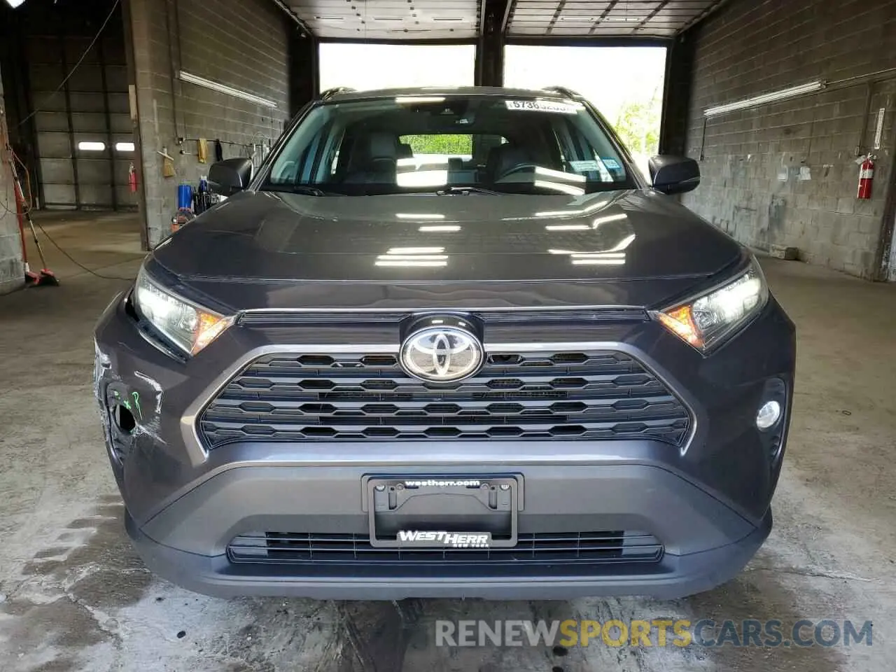 5 Photograph of a damaged car 2T3A1RFV3MW224213 TOYOTA RAV4 2021