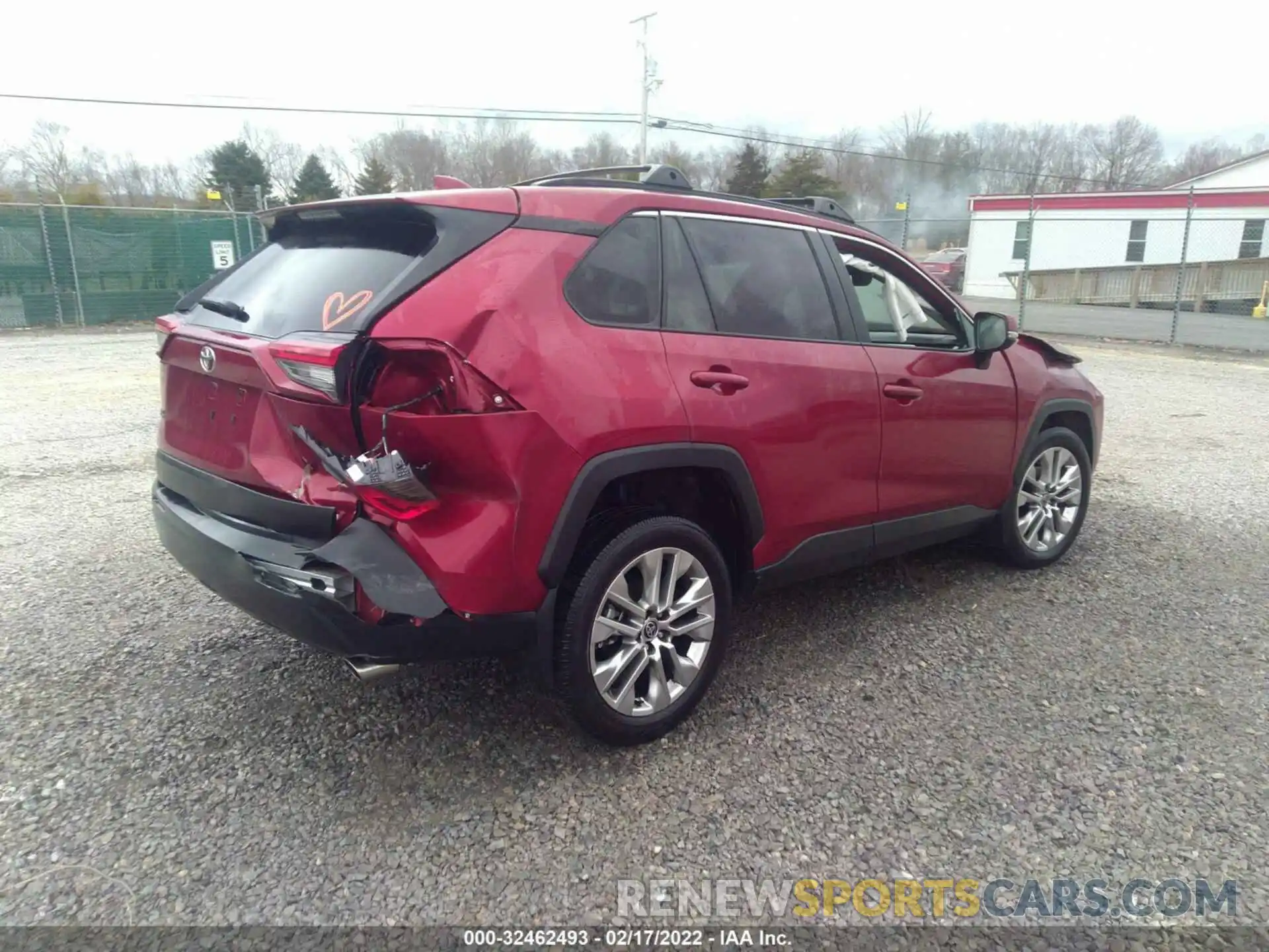 4 Photograph of a damaged car 2T3A1RFV3MW224972 TOYOTA RAV4 2021