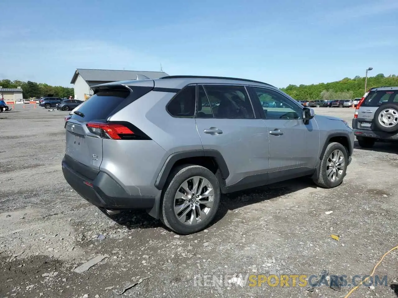 3 Photograph of a damaged car 2T3A1RFV4MC148129 TOYOTA RAV4 2021