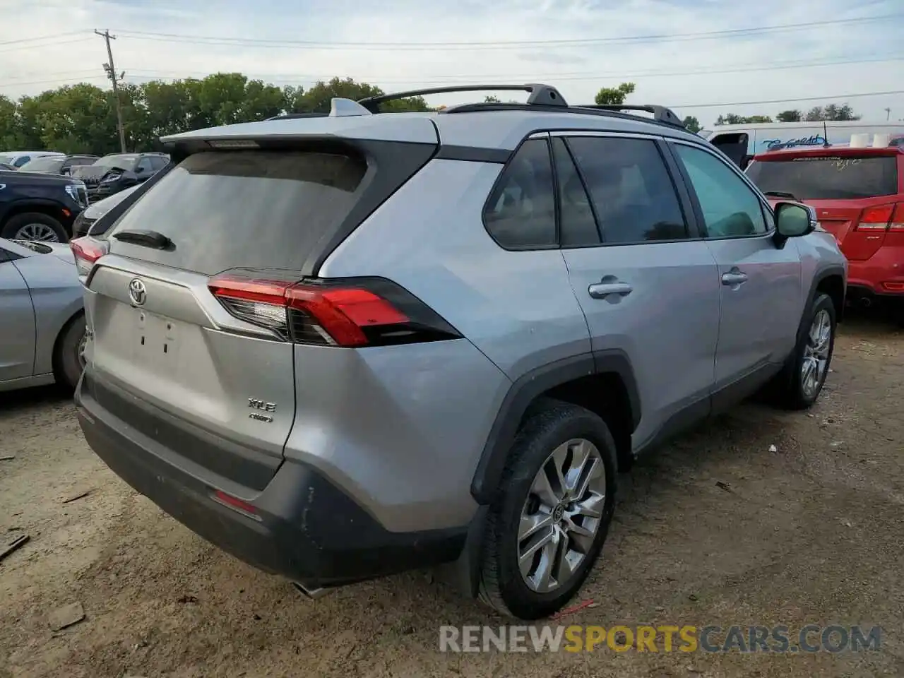 4 Photograph of a damaged car 2T3A1RFV4MC188355 TOYOTA RAV4 2021