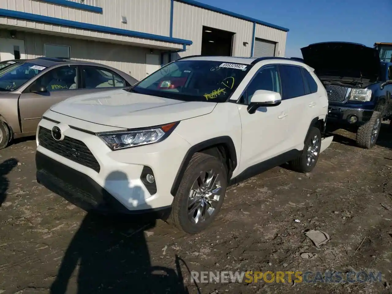 1 Photograph of a damaged car 2T3A1RFV4MW153152 TOYOTA RAV4 2021