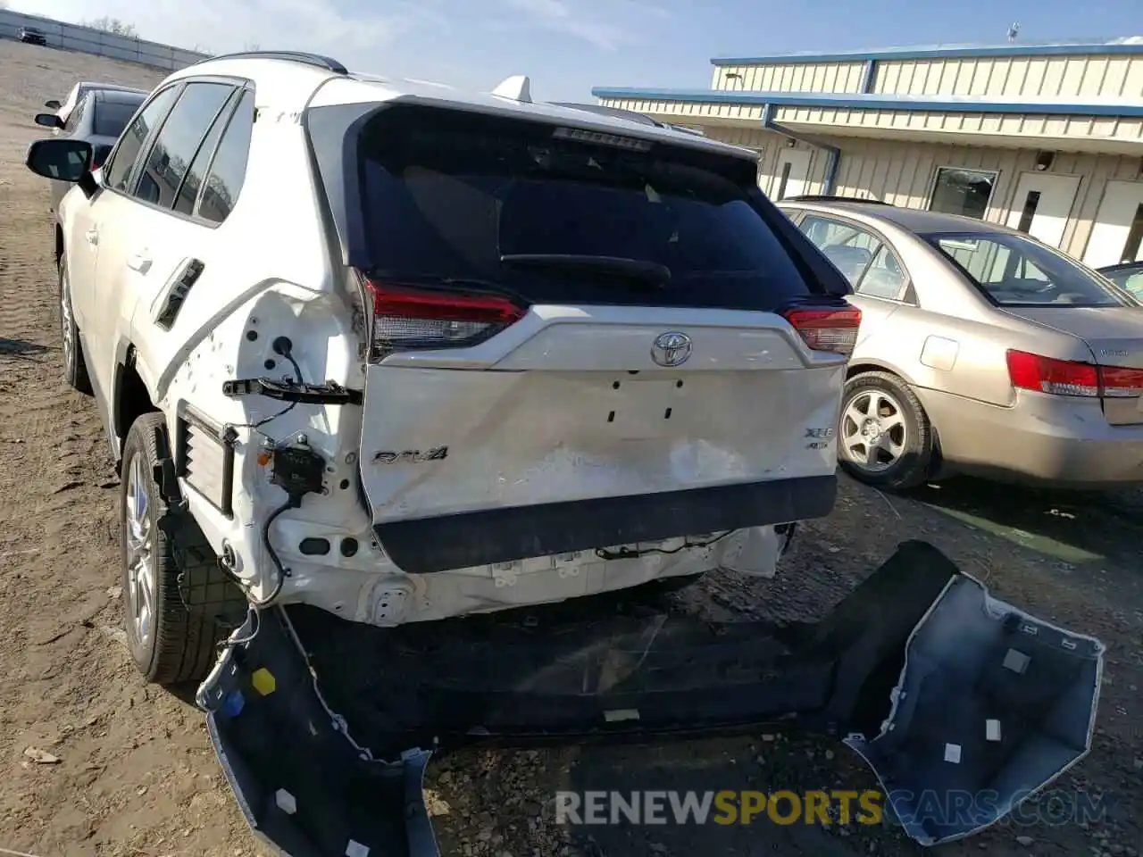 6 Photograph of a damaged car 2T3A1RFV4MW153152 TOYOTA RAV4 2021