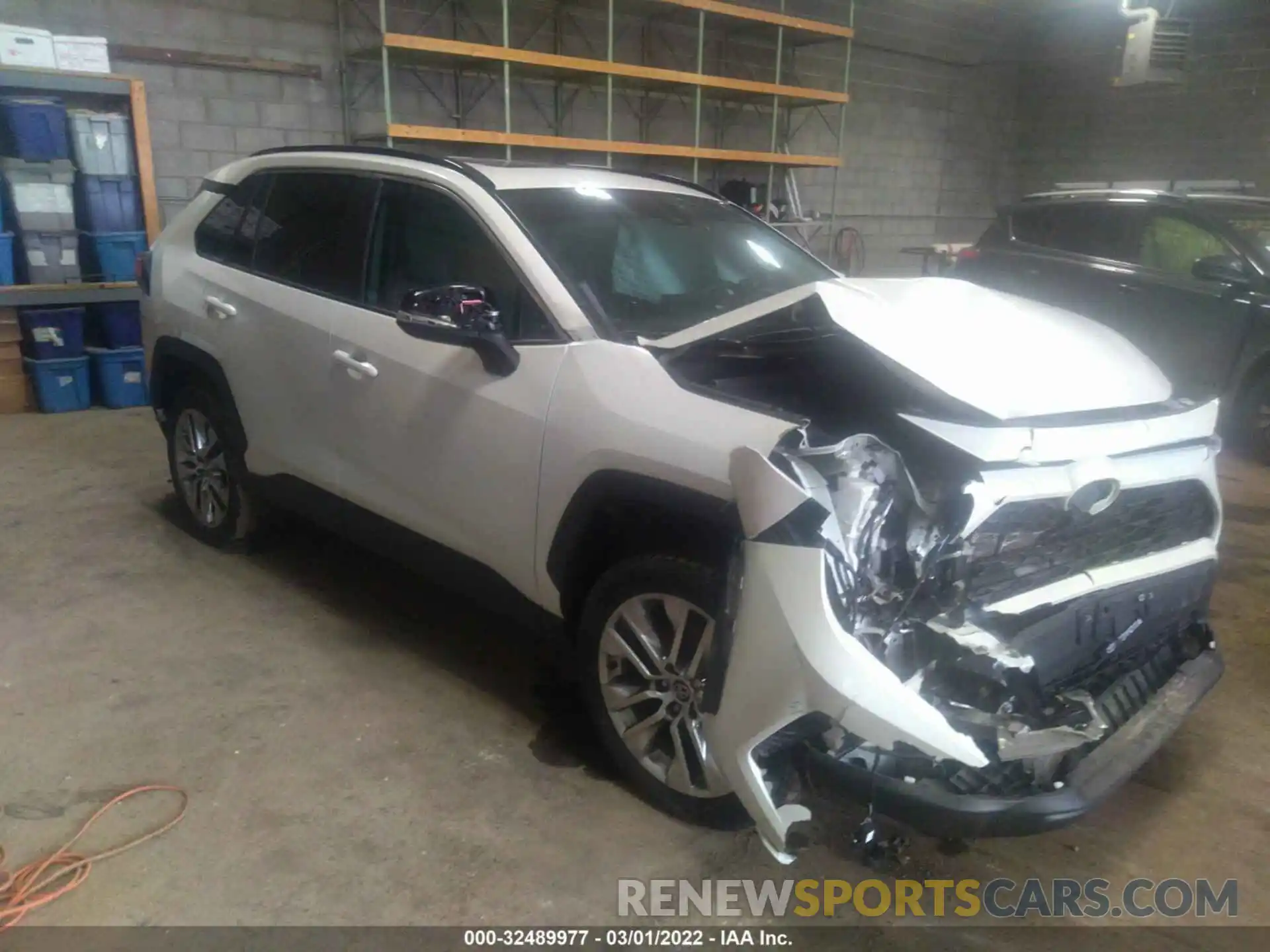 1 Photograph of a damaged car 2T3A1RFV4MW158870 TOYOTA RAV4 2021