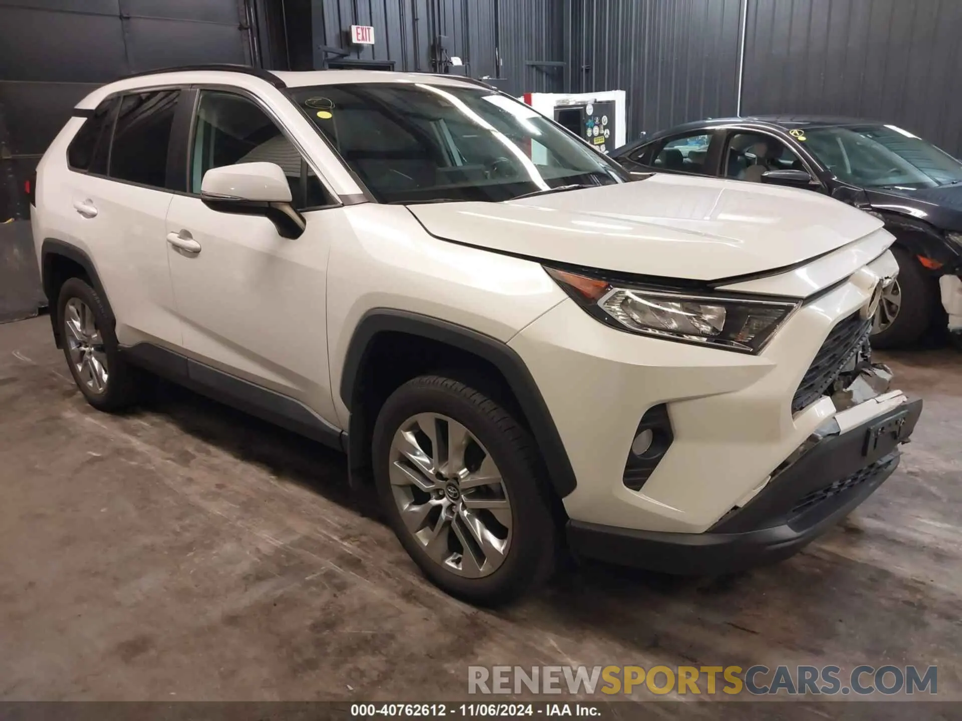 1 Photograph of a damaged car 2T3A1RFV4MW163258 TOYOTA RAV4 2021