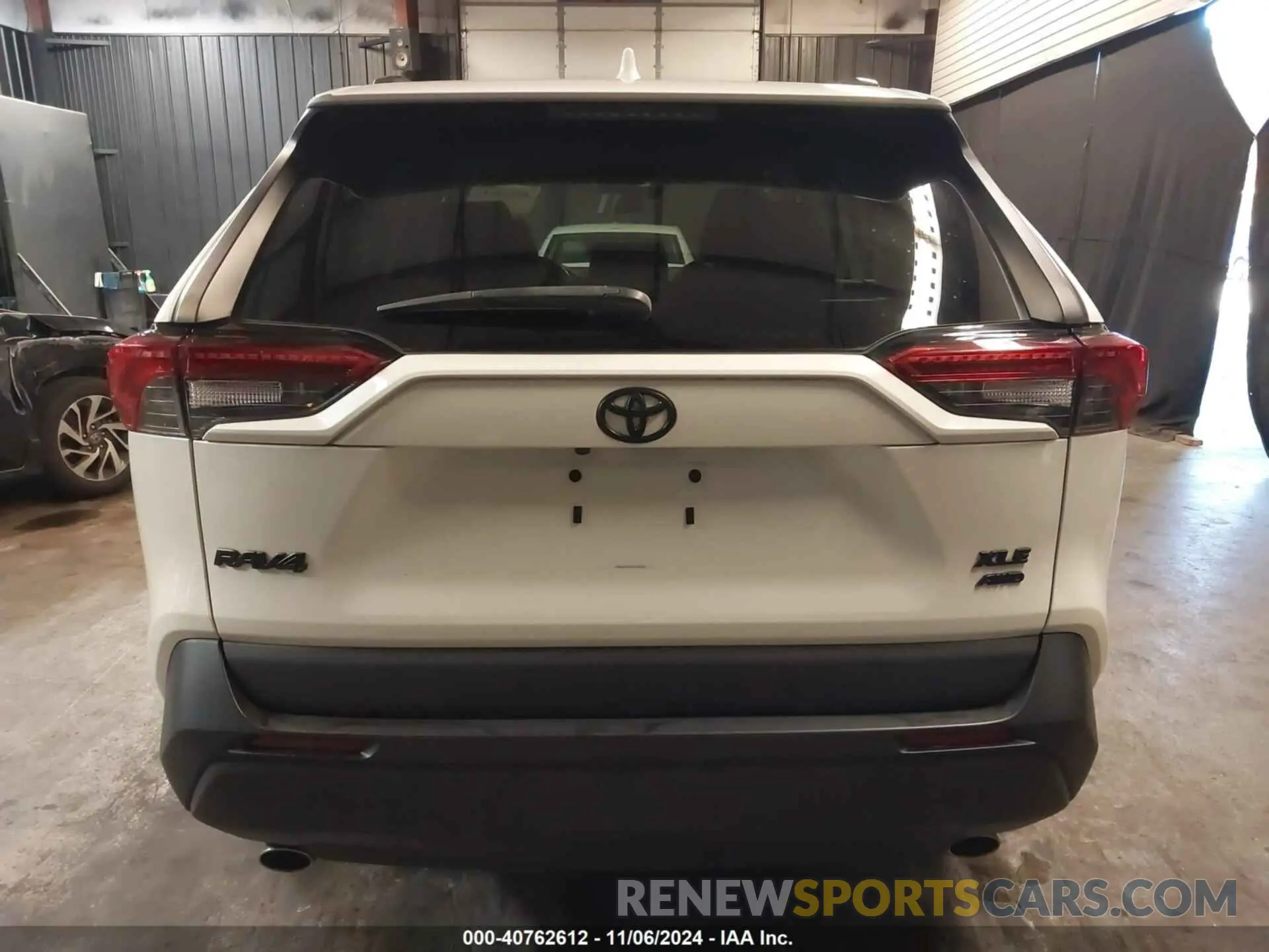 17 Photograph of a damaged car 2T3A1RFV4MW163258 TOYOTA RAV4 2021