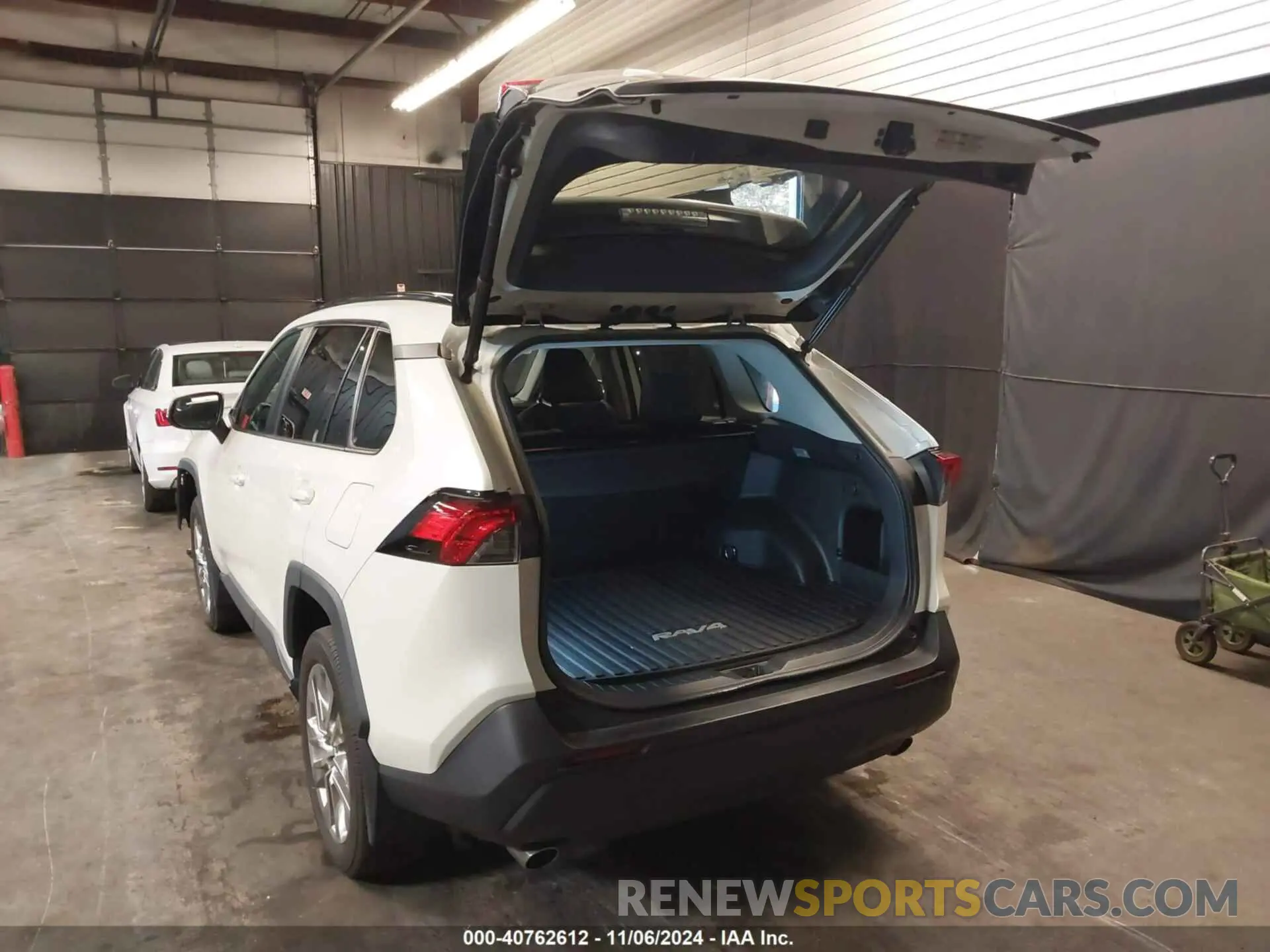 3 Photograph of a damaged car 2T3A1RFV4MW163258 TOYOTA RAV4 2021