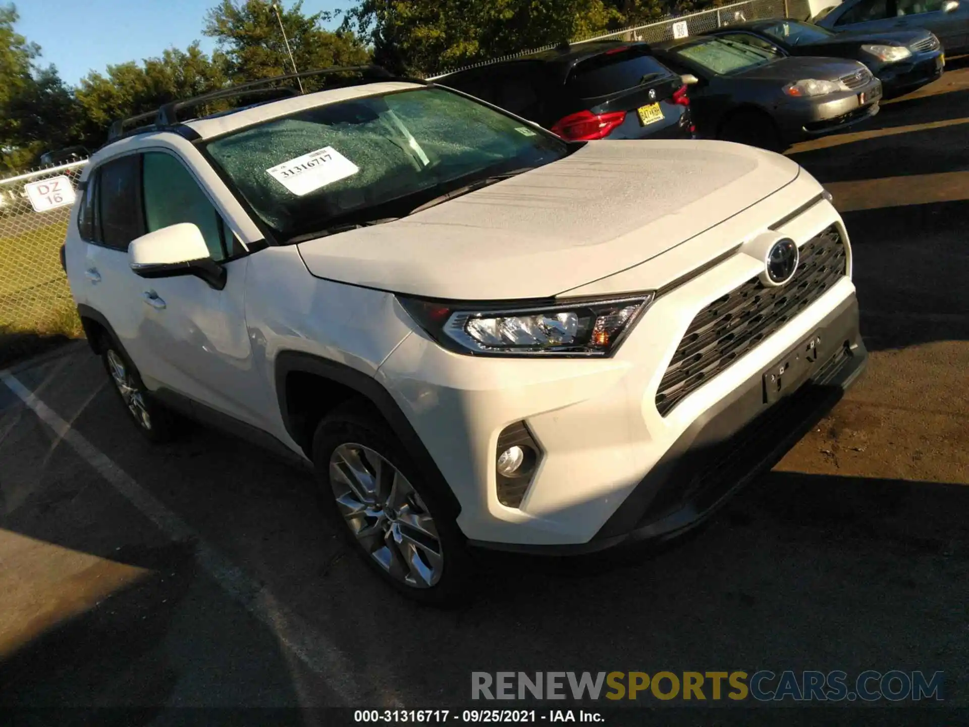 1 Photograph of a damaged car 2T3A1RFV4MW179850 TOYOTA RAV4 2021