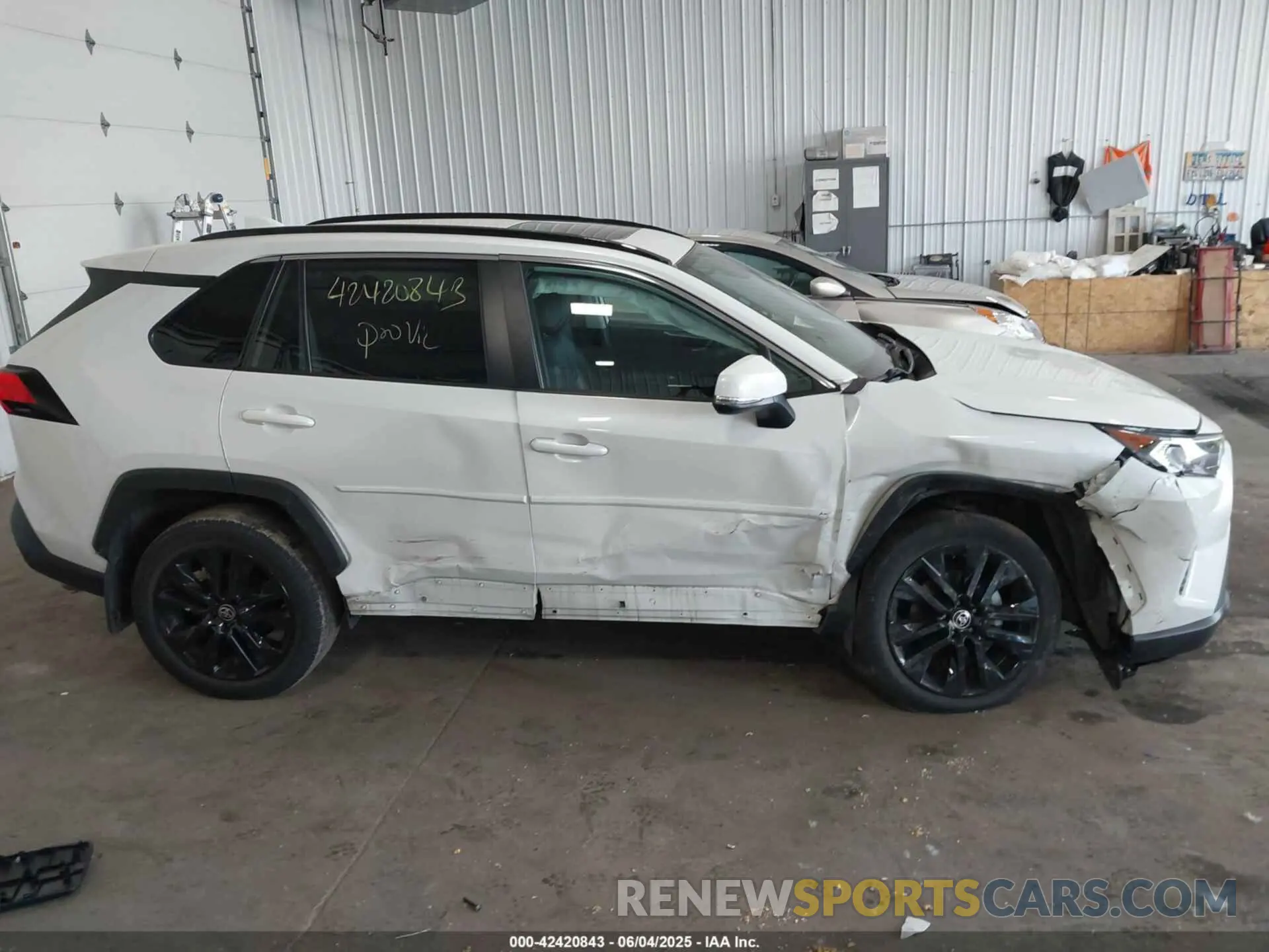 13 Photograph of a damaged car 2T3A1RFV4MW188600 TOYOTA RAV4 2021