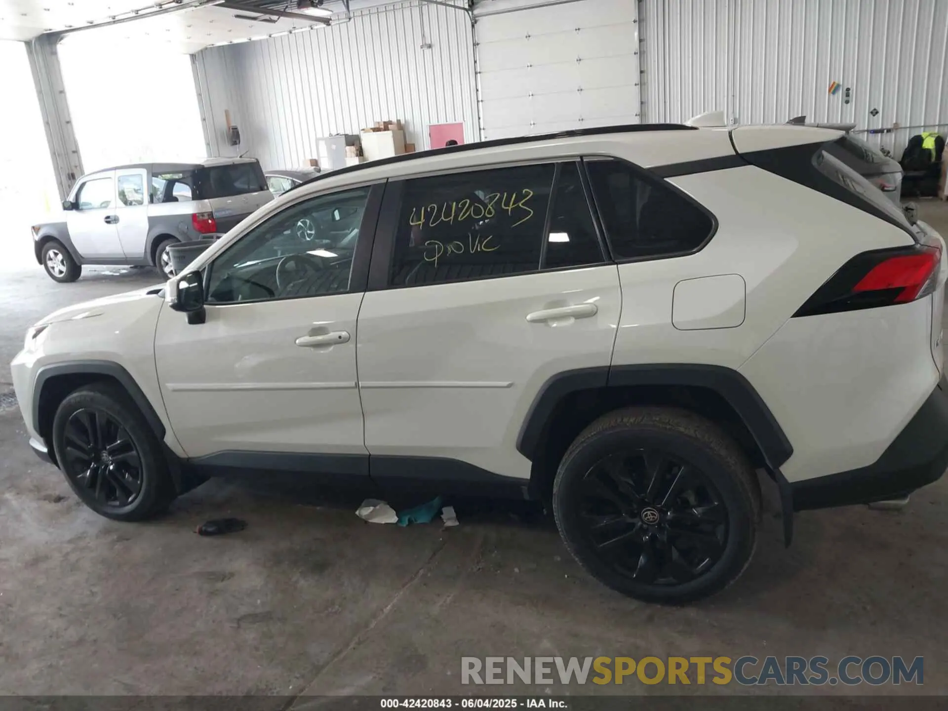 14 Photograph of a damaged car 2T3A1RFV4MW188600 TOYOTA RAV4 2021