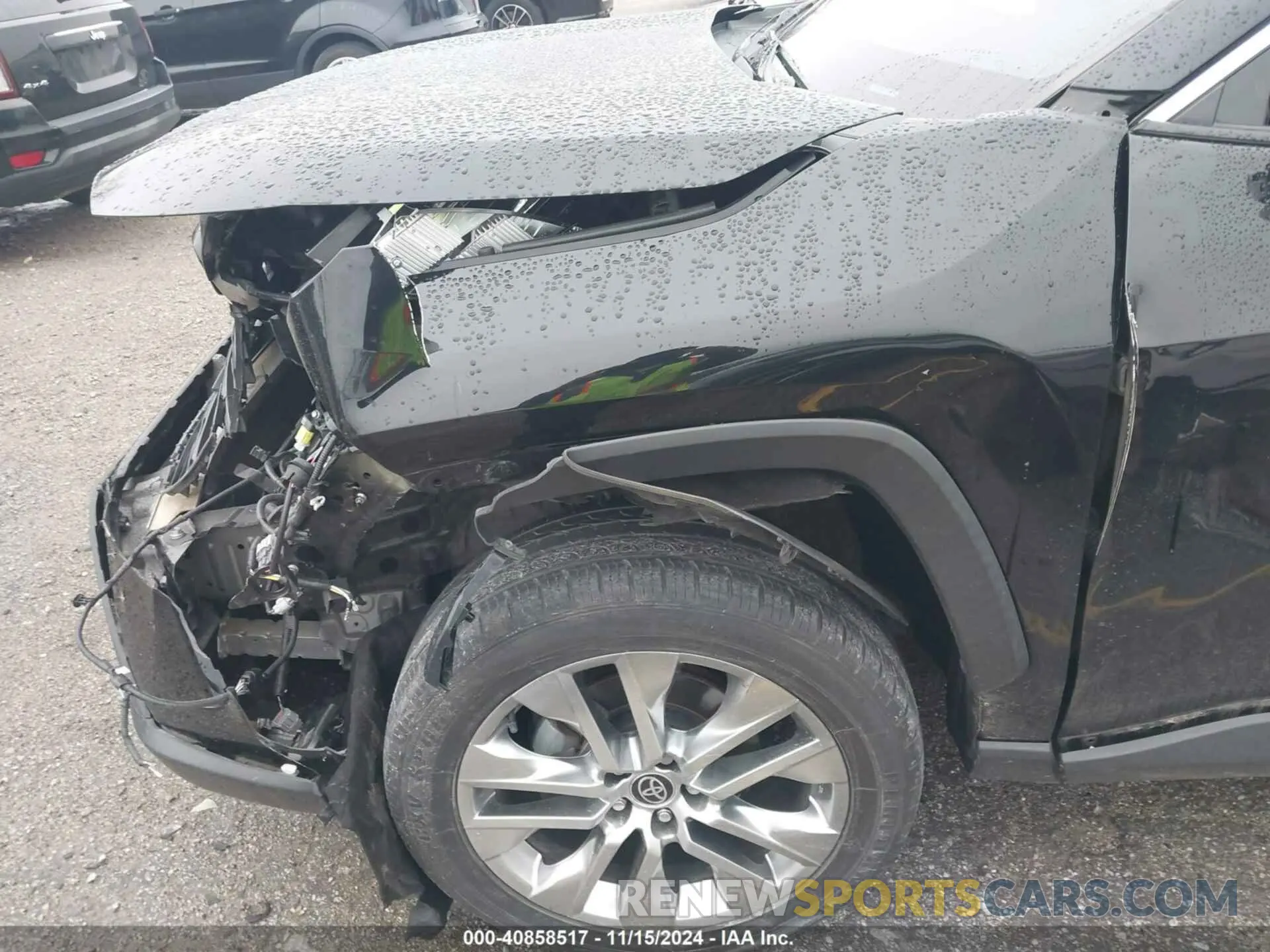 17 Photograph of a damaged car 2T3A1RFV5MC173900 TOYOTA RAV4 2021