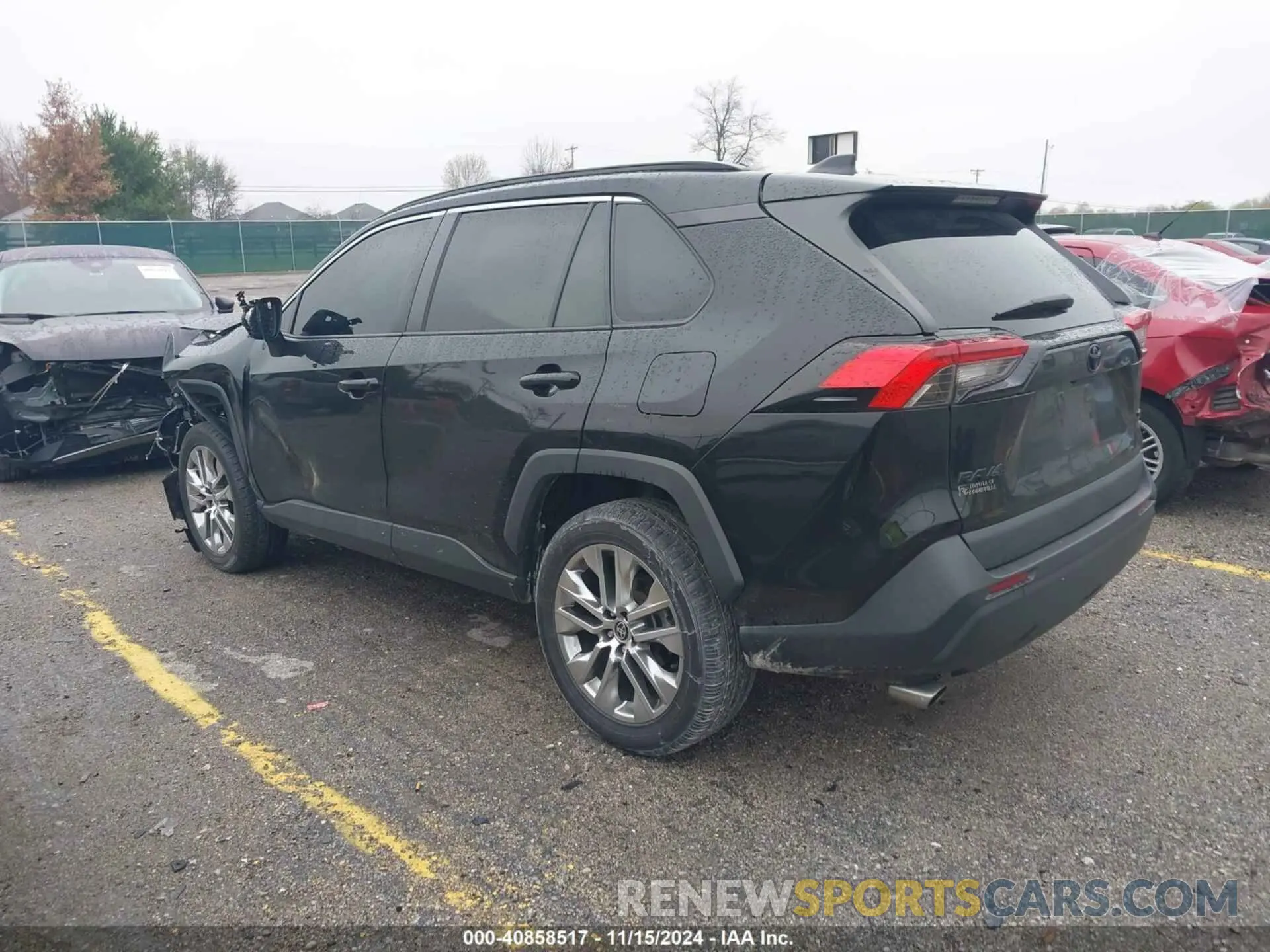 3 Photograph of a damaged car 2T3A1RFV5MC173900 TOYOTA RAV4 2021