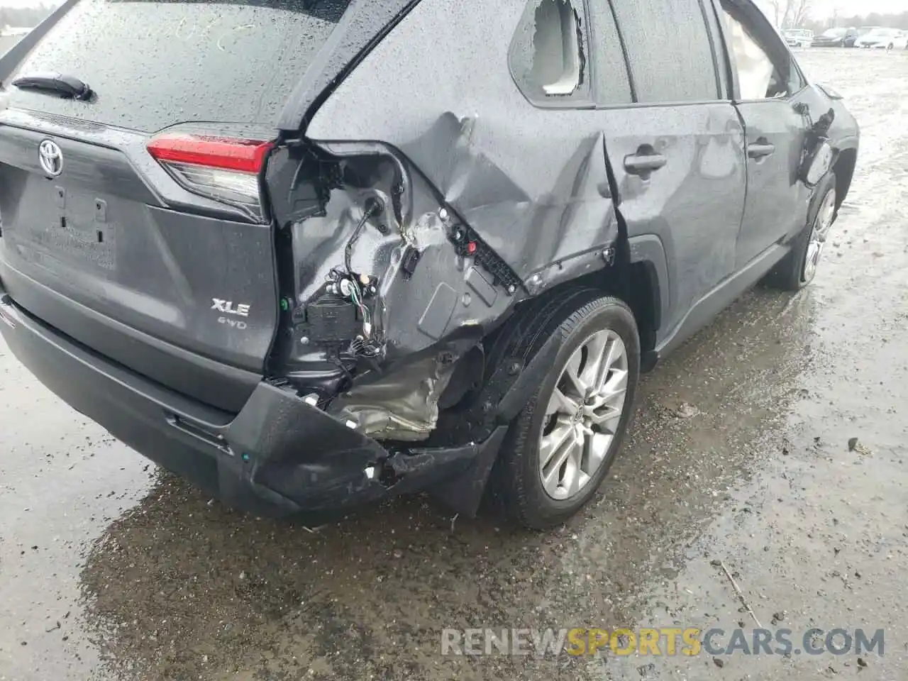 9 Photograph of a damaged car 2T3A1RFV5MC187179 TOYOTA RAV4 2021