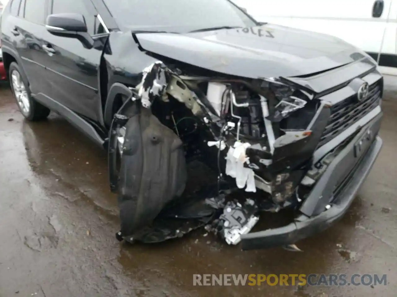 9 Photograph of a damaged car 2T3A1RFV5MC210668 TOYOTA RAV4 2021