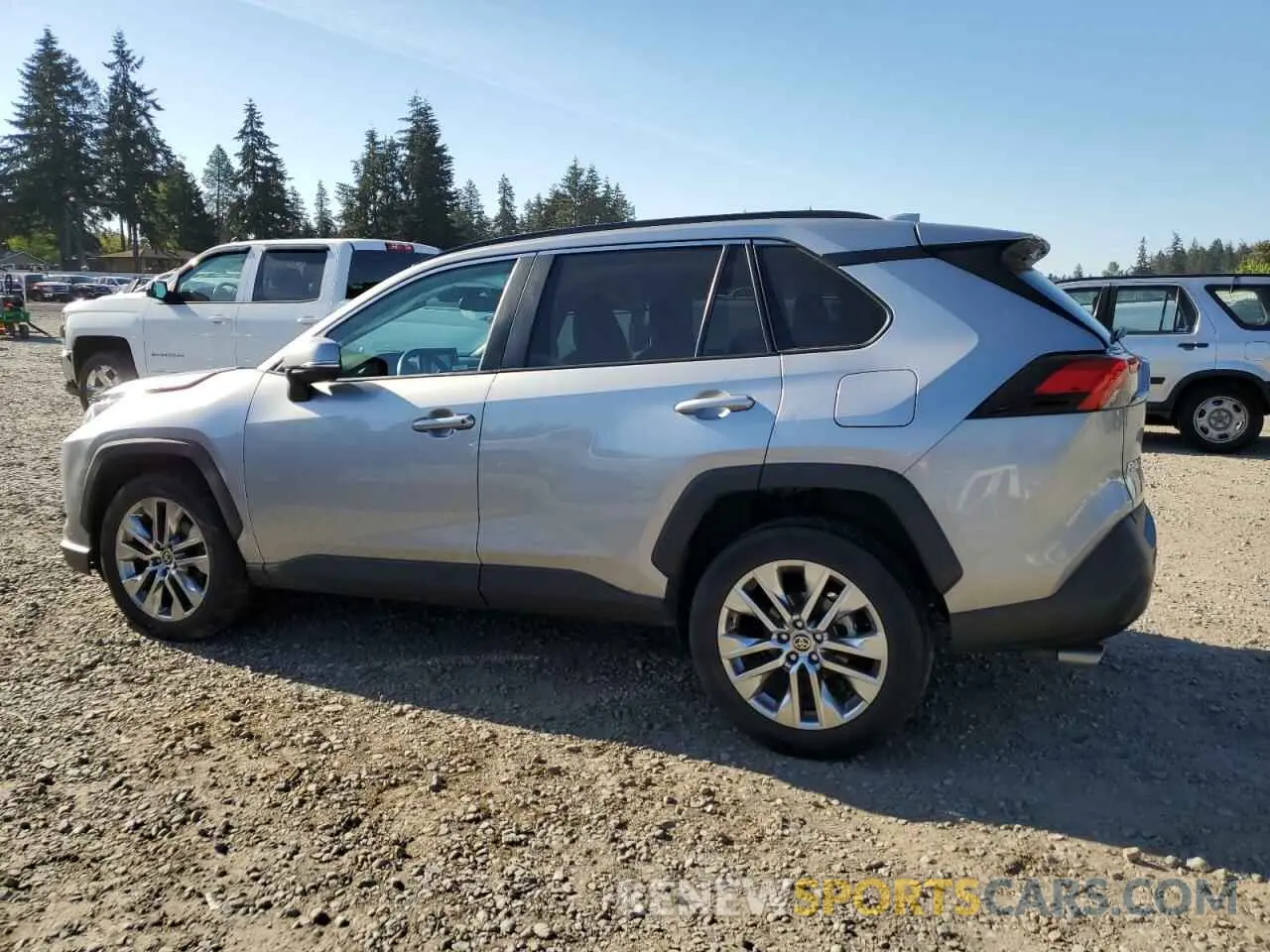 2 Photograph of a damaged car 2T3A1RFV5MC213621 TOYOTA RAV4 2021