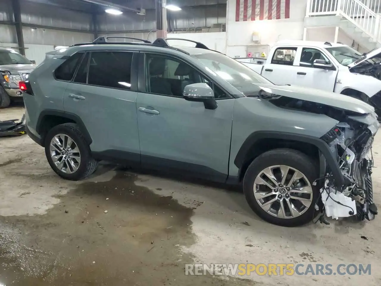4 Photograph of a damaged car 2T3A1RFV5MW148932 TOYOTA RAV4 2021