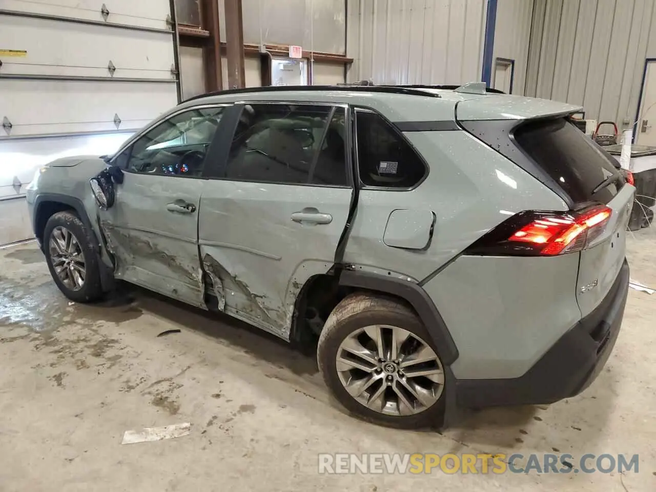 2 Photograph of a damaged car 2T3A1RFV5MW150227 TOYOTA RAV4 2021