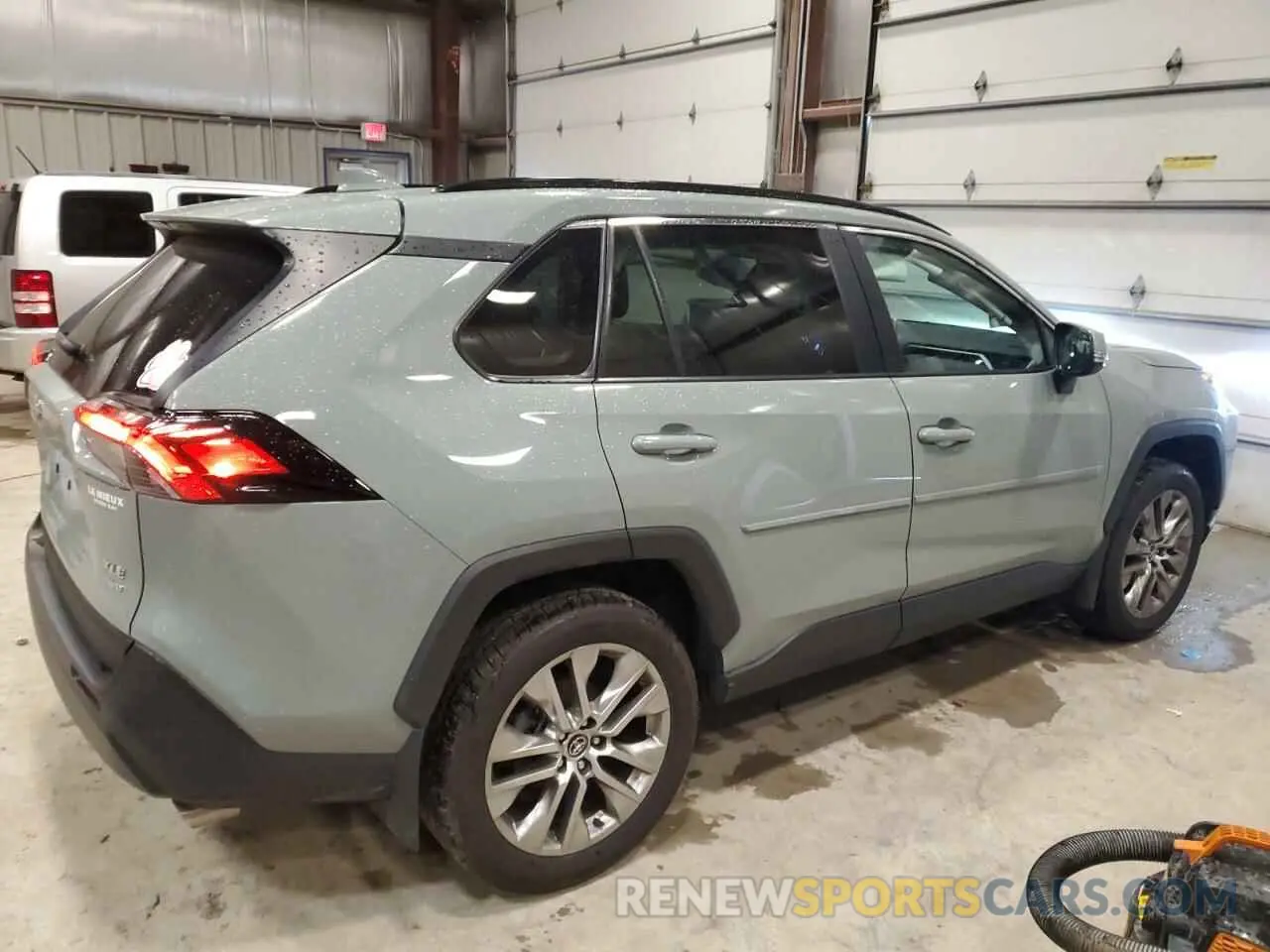 3 Photograph of a damaged car 2T3A1RFV5MW150227 TOYOTA RAV4 2021
