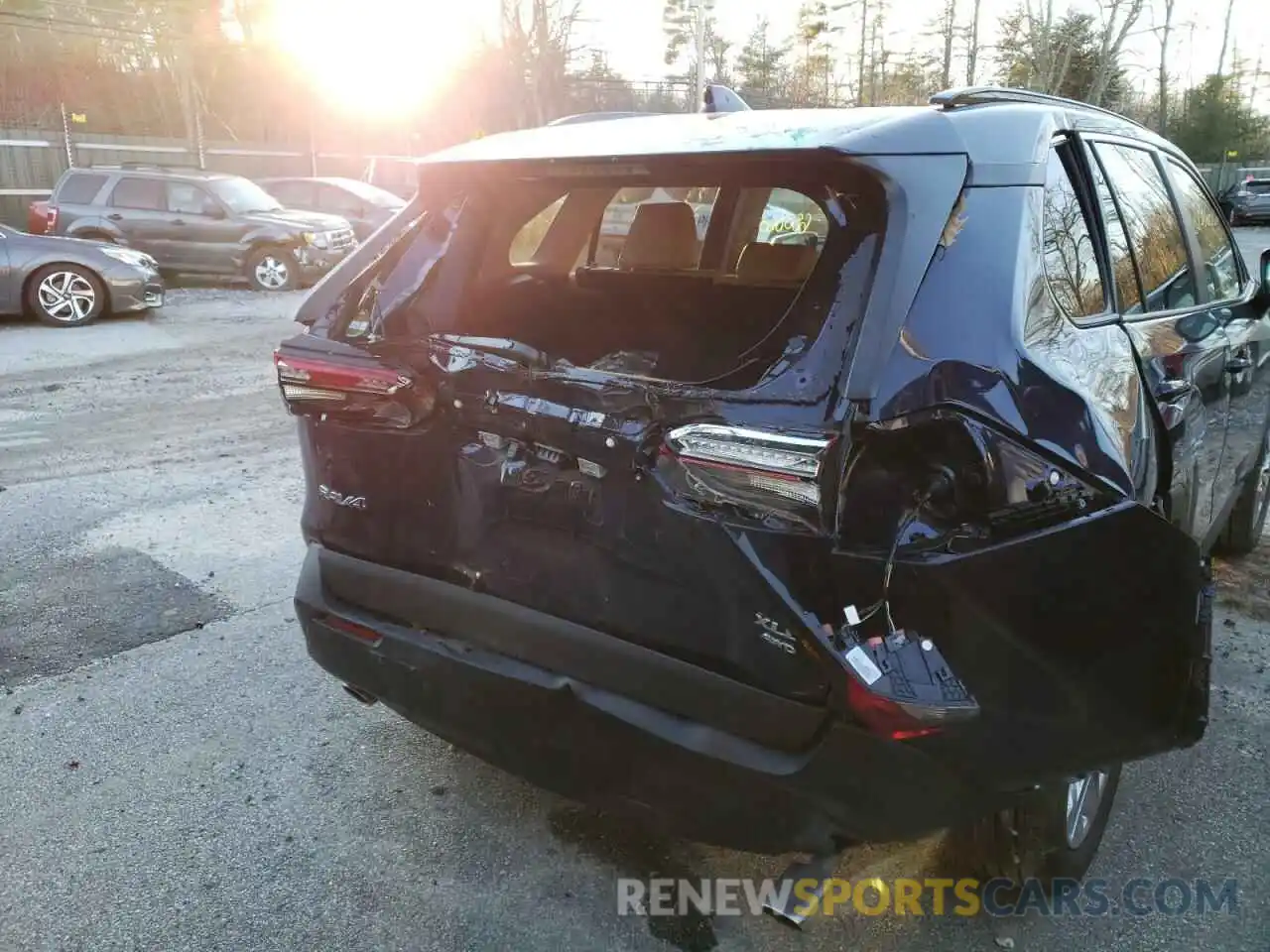 9 Photograph of a damaged car 2T3A1RFV5MW205419 TOYOTA RAV4 2021