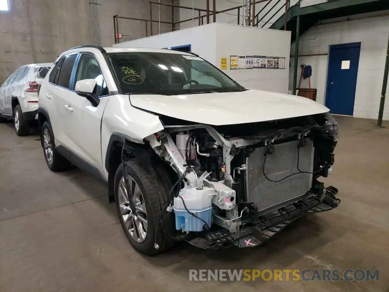 1 Photograph of a damaged car 2T3A1RFV5MW223466 TOYOTA RAV4 2021