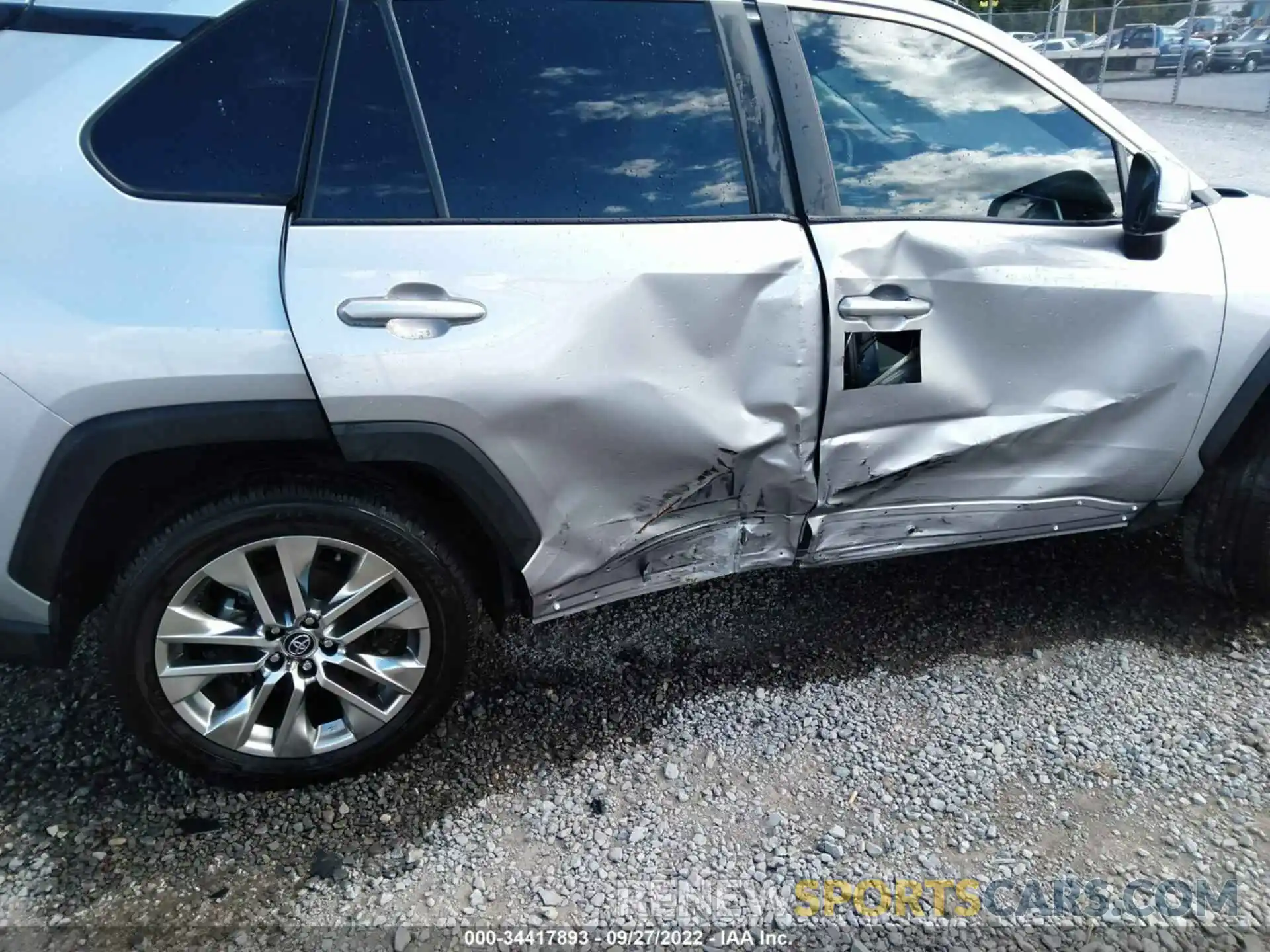 6 Photograph of a damaged car 2T3A1RFV6MC142817 TOYOTA RAV4 2021