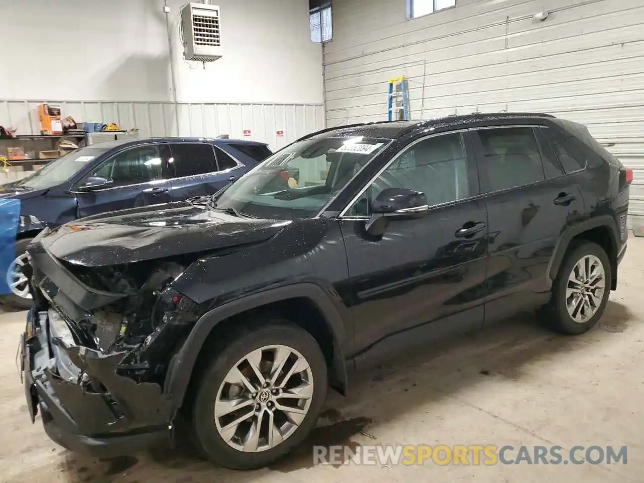 1 Photograph of a damaged car 2T3A1RFV6MC179883 TOYOTA RAV4 2021