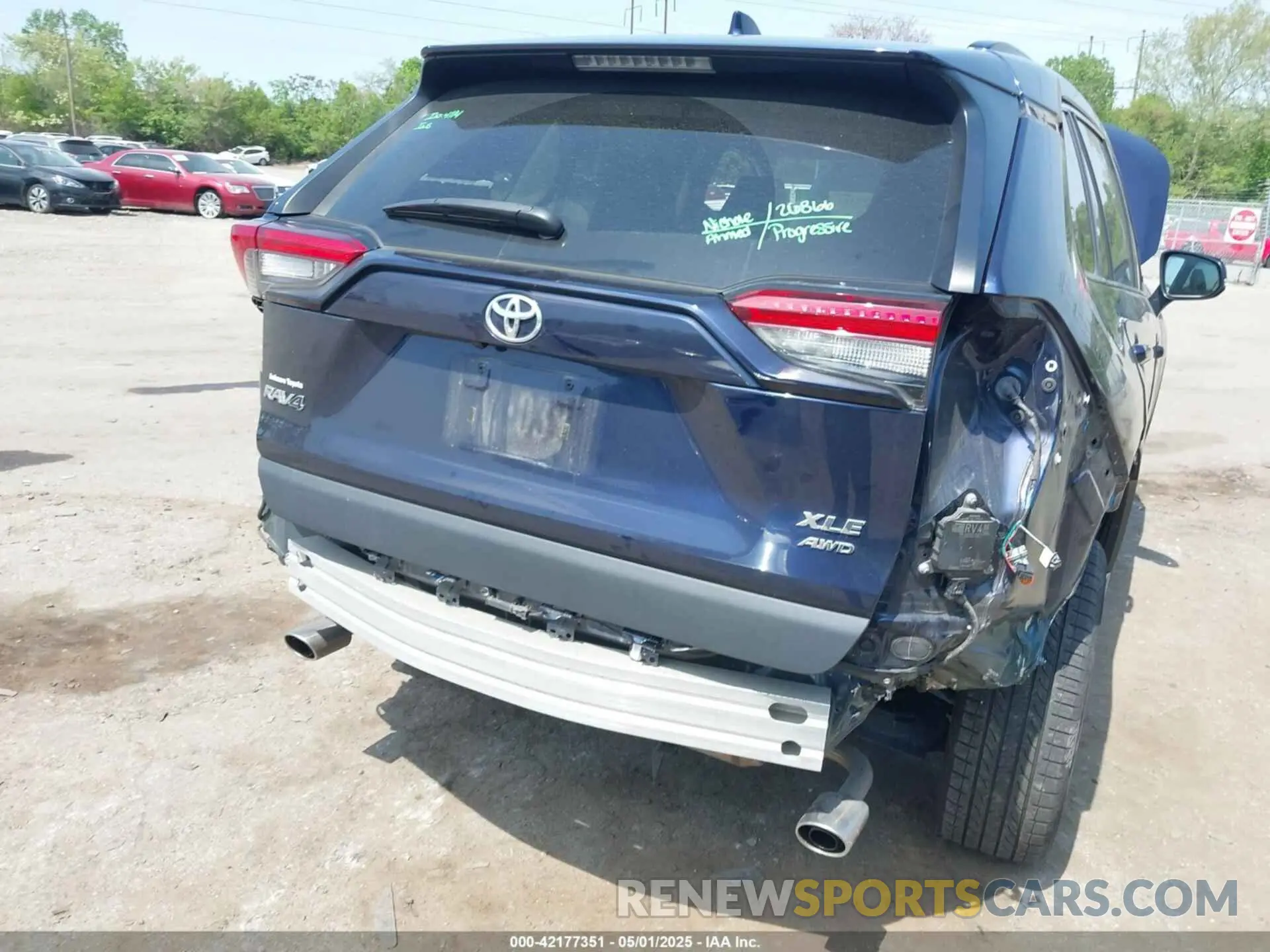6 Photograph of a damaged car 2T3A1RFV6MW204585 TOYOTA RAV4 2021
