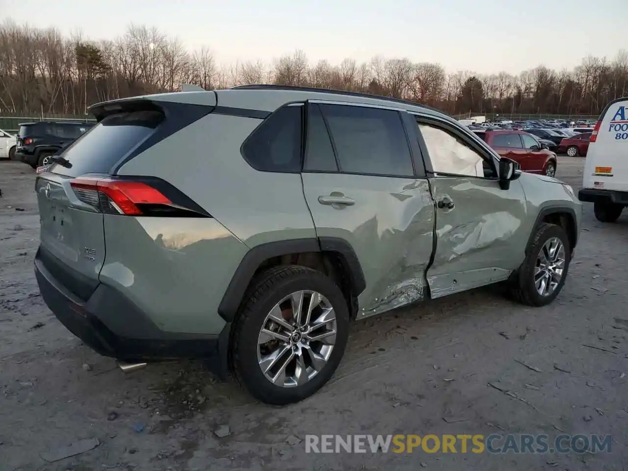 3 Photograph of a damaged car 2T3A1RFV6MW213318 TOYOTA RAV4 2021