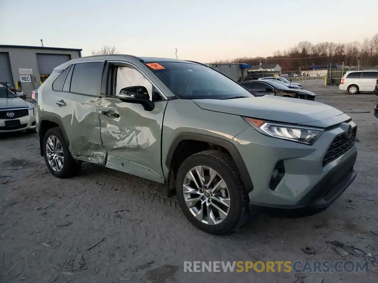 4 Photograph of a damaged car 2T3A1RFV6MW213318 TOYOTA RAV4 2021