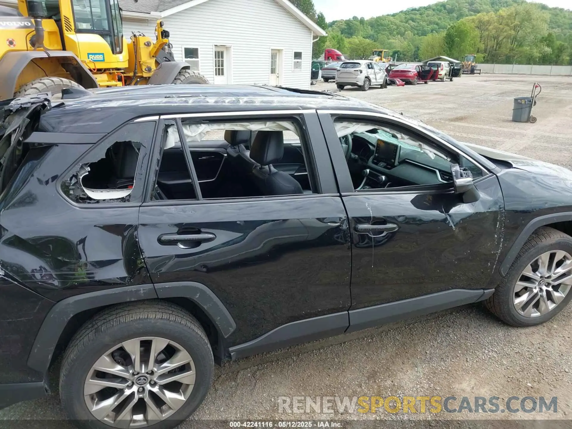 14 Photograph of a damaged car 2T3A1RFV7MC145340 TOYOTA RAV4 2021