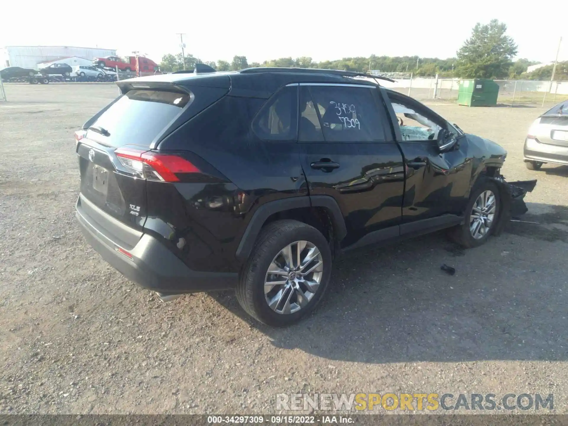 4 Photograph of a damaged car 2T3A1RFV7MC197518 TOYOTA RAV4 2021