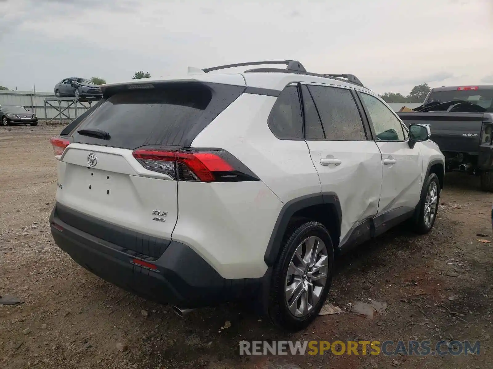 4 Photograph of a damaged car 2T3A1RFV7MW153565 TOYOTA RAV4 2021