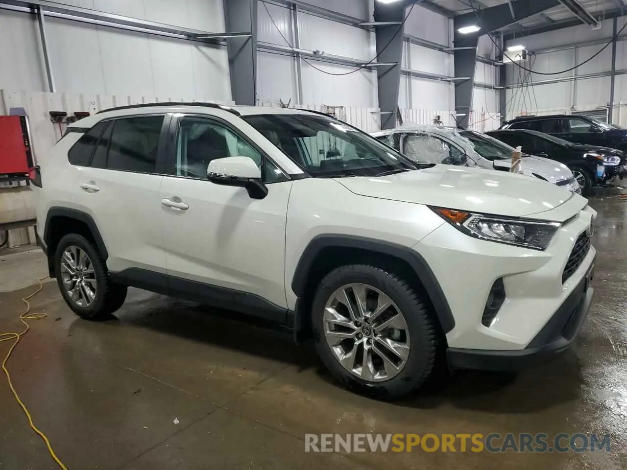 4 Photograph of a damaged car 2T3A1RFV7MW228121 TOYOTA RAV4 2021