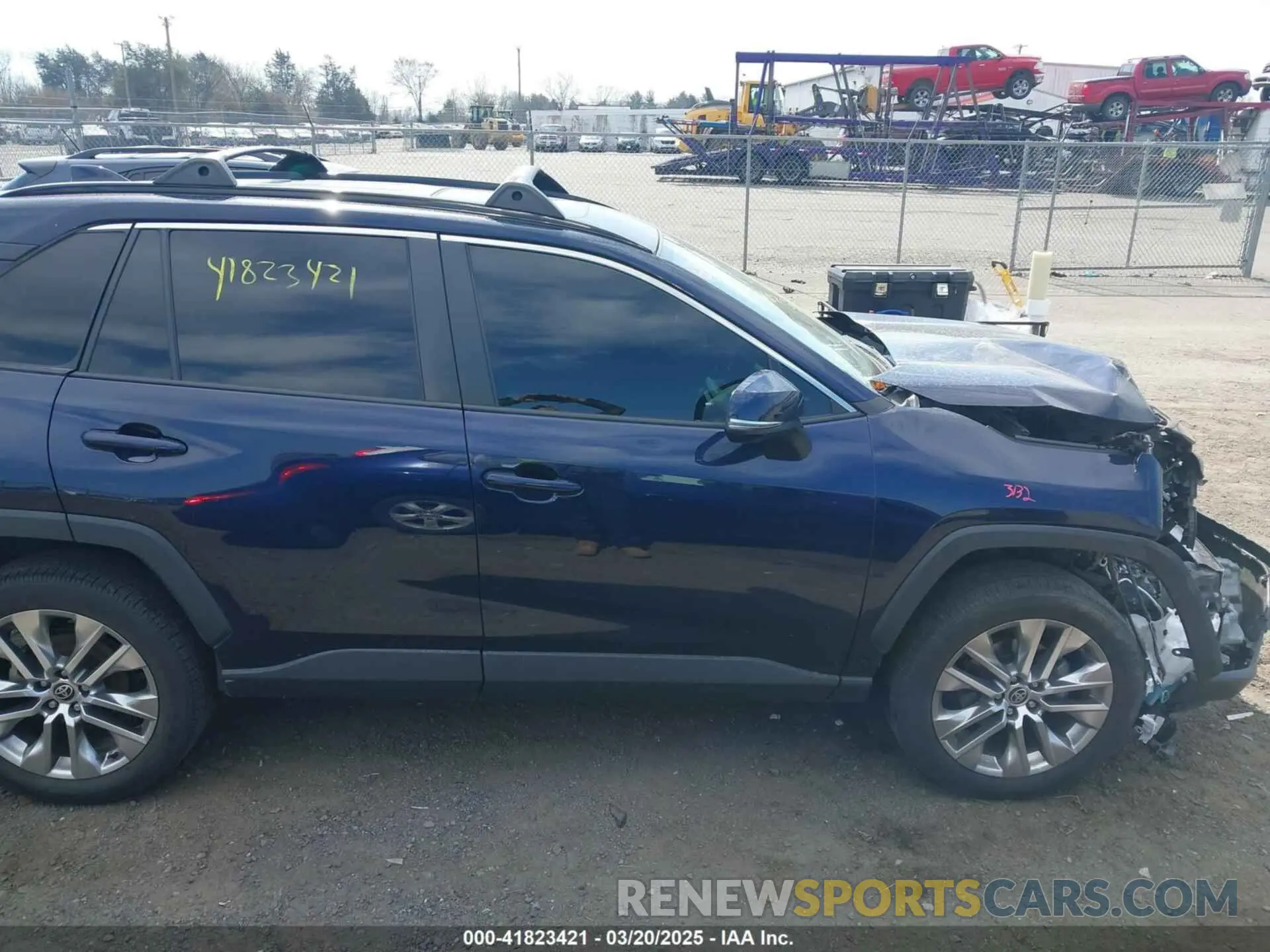 14 Photograph of a damaged car 2T3A1RFV7MW233030 TOYOTA RAV4 2021