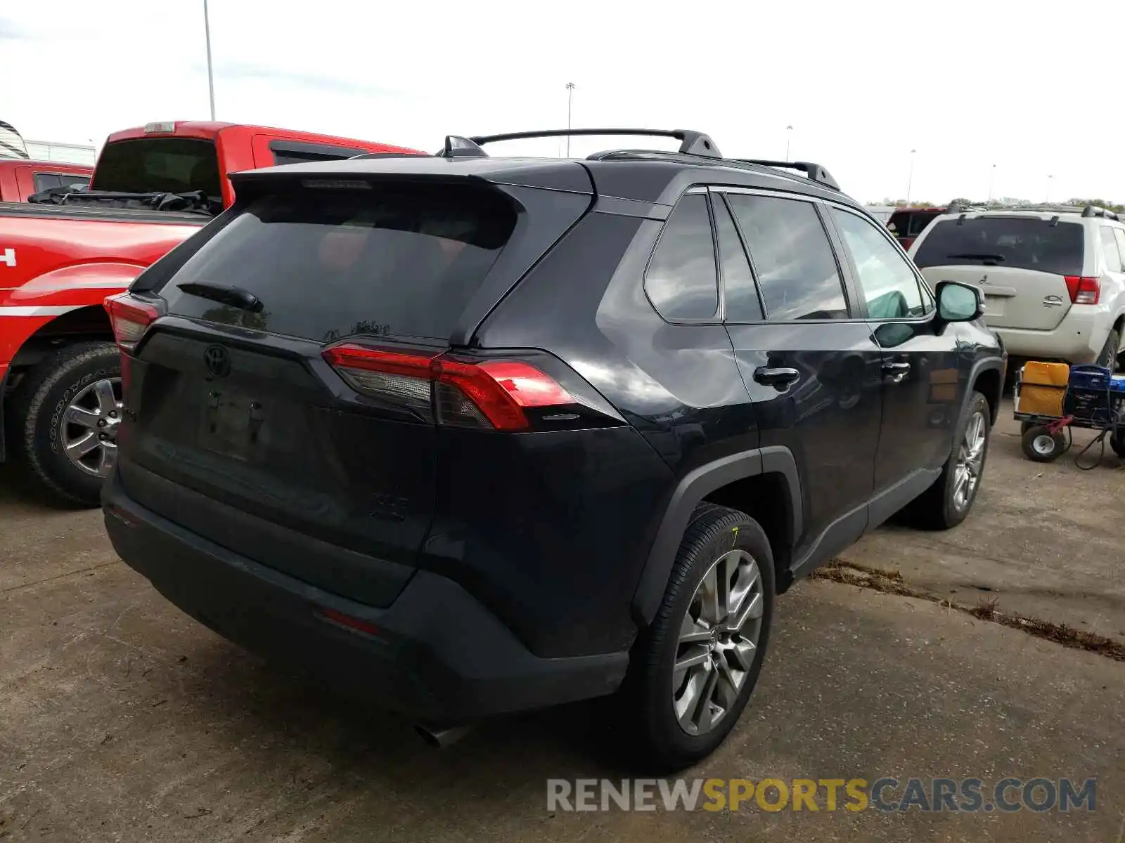 4 Photograph of a damaged car 2T3A1RFV8MC144276 TOYOTA RAV4 2021