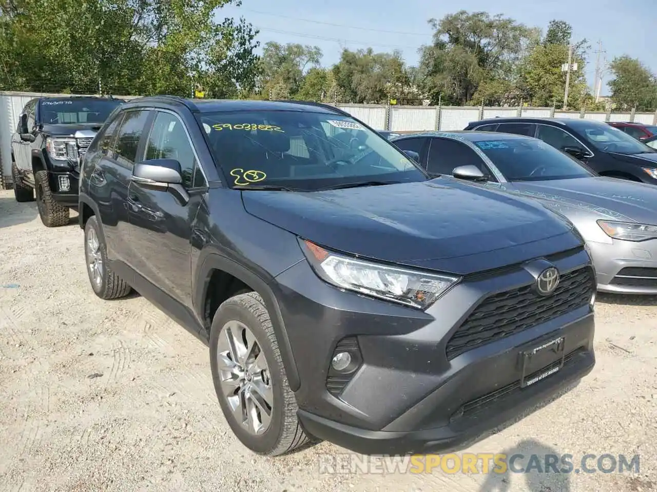 1 Photograph of a damaged car 2T3A1RFV8MC159165 TOYOTA RAV4 2021