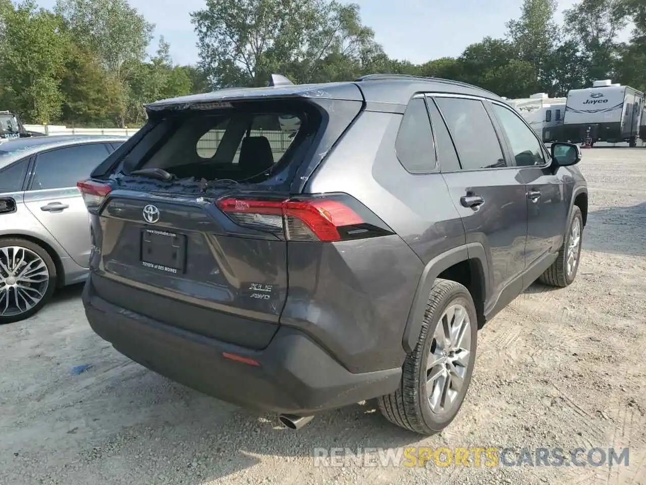 4 Photograph of a damaged car 2T3A1RFV8MC159165 TOYOTA RAV4 2021