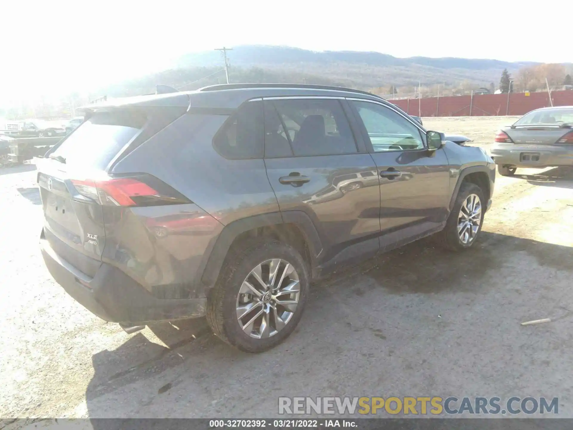 4 Photograph of a damaged car 2T3A1RFV8MC174474 TOYOTA RAV4 2021