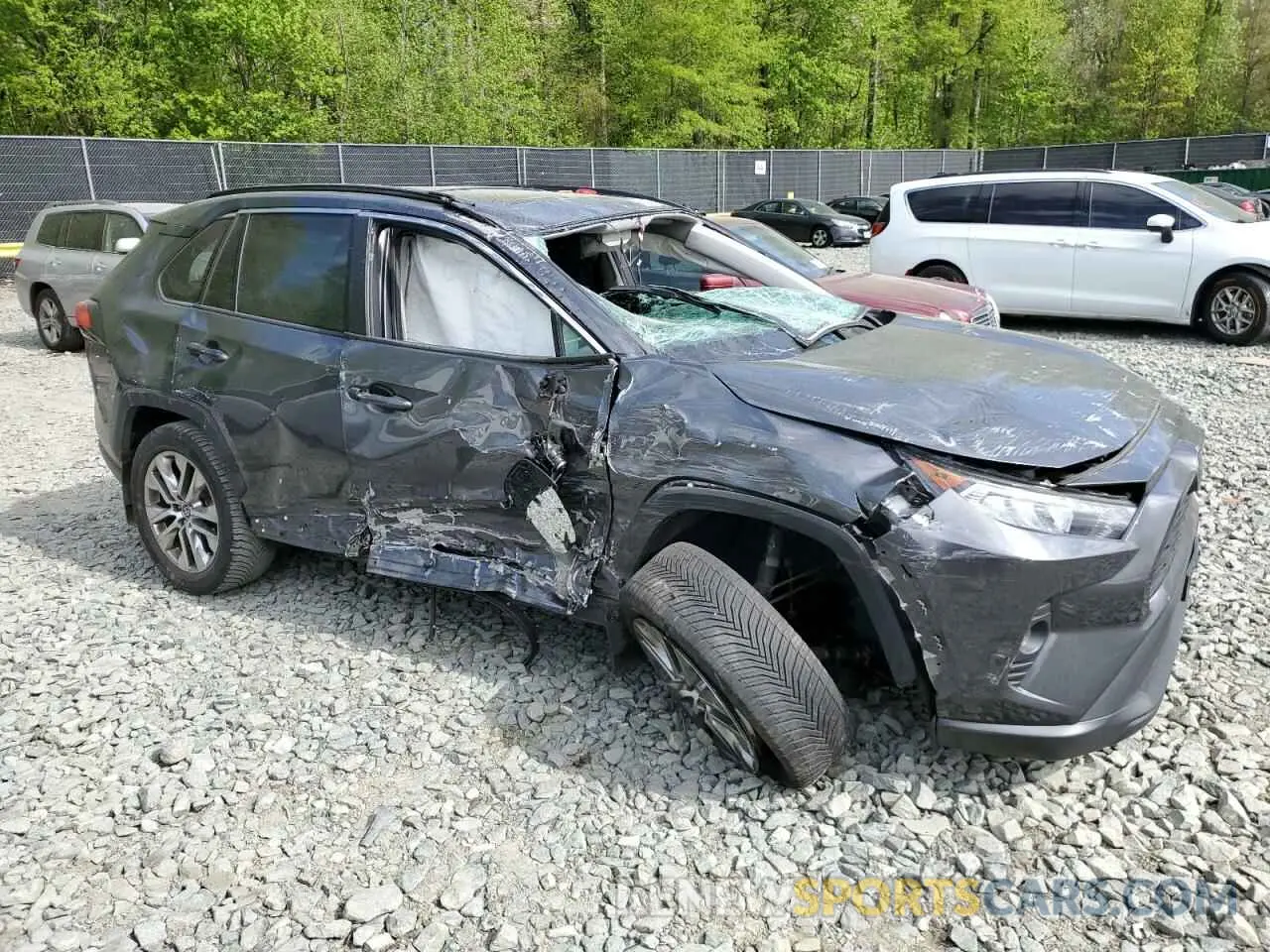 4 Photograph of a damaged car 2T3A1RFV8MC188214 TOYOTA RAV4 2021
