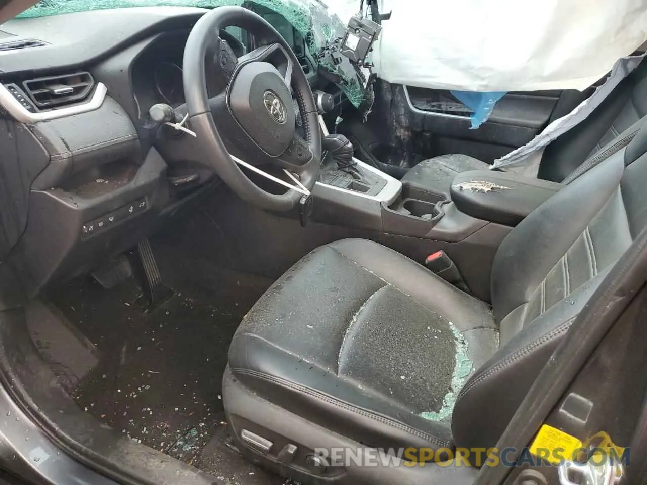 7 Photograph of a damaged car 2T3A1RFV8MC188214 TOYOTA RAV4 2021