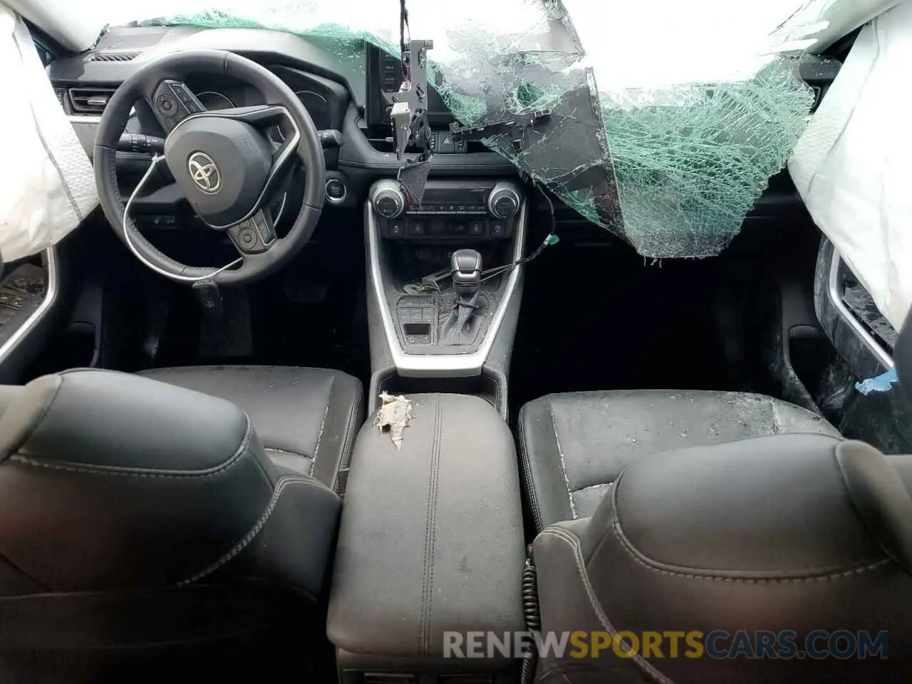 8 Photograph of a damaged car 2T3A1RFV8MC188214 TOYOTA RAV4 2021