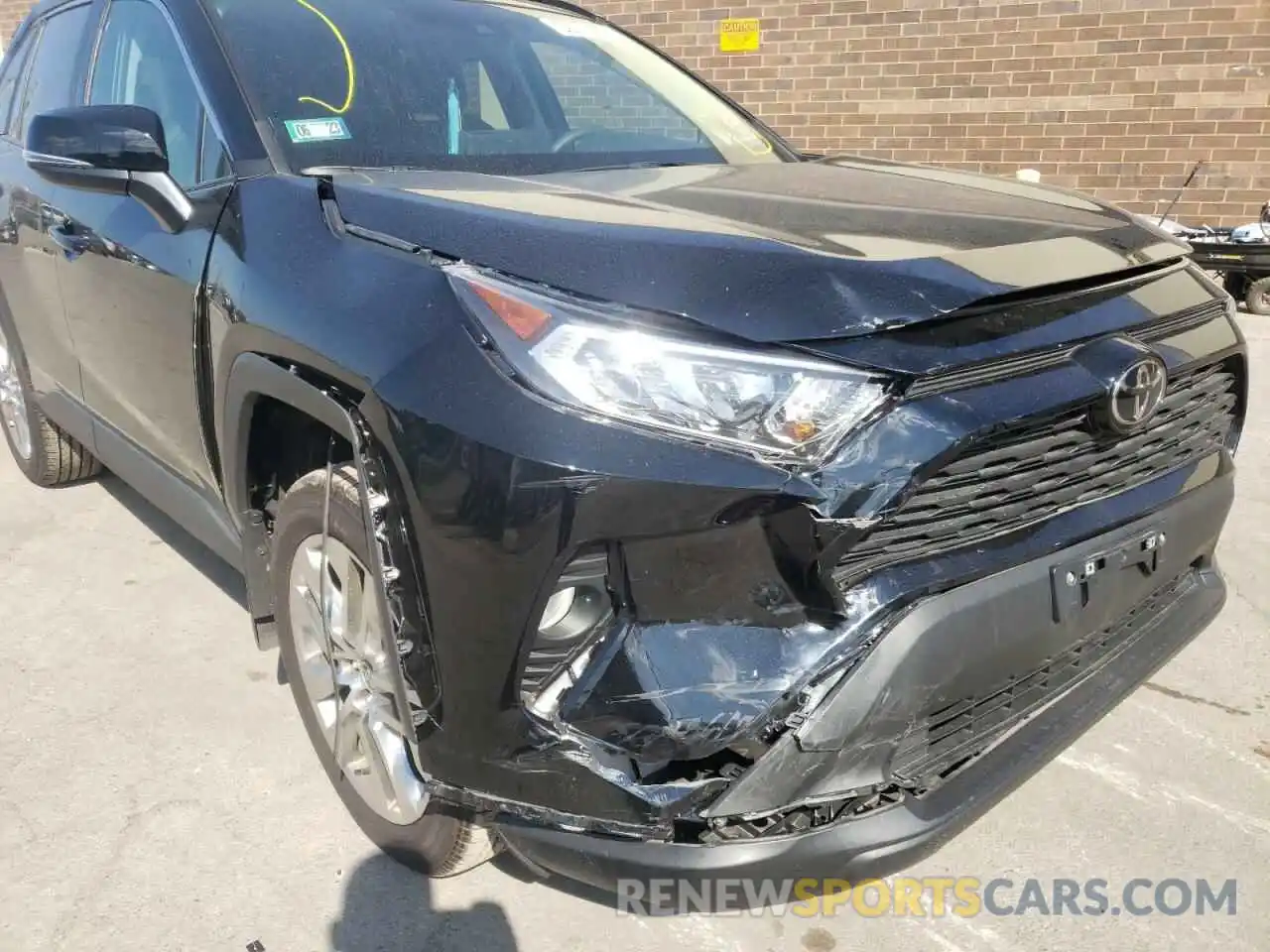 9 Photograph of a damaged car 2T3A1RFV8MC229960 TOYOTA RAV4 2021