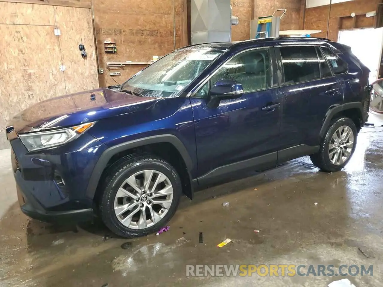 1 Photograph of a damaged car 2T3A1RFV8MW204832 TOYOTA RAV4 2021