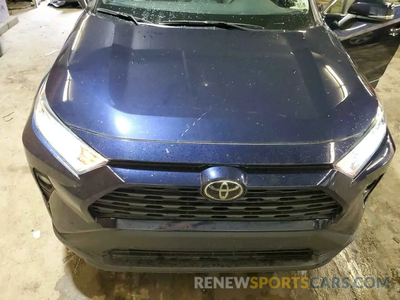 12 Photograph of a damaged car 2T3A1RFV8MW204832 TOYOTA RAV4 2021