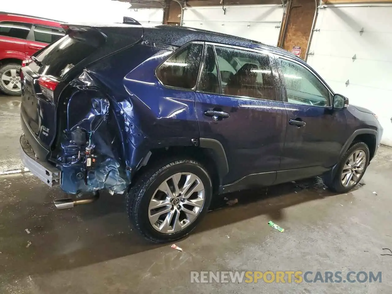 3 Photograph of a damaged car 2T3A1RFV8MW204832 TOYOTA RAV4 2021