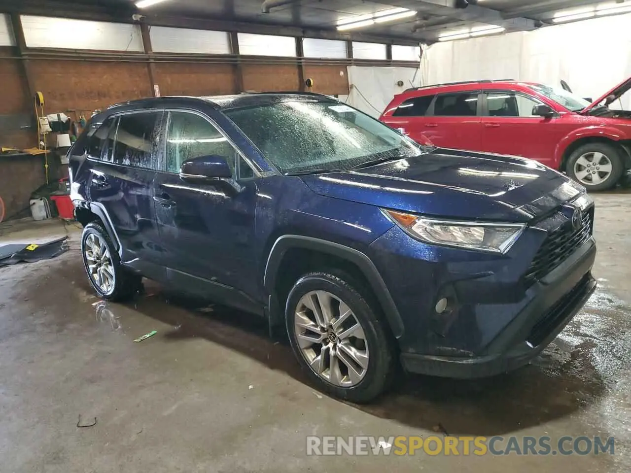 4 Photograph of a damaged car 2T3A1RFV8MW204832 TOYOTA RAV4 2021