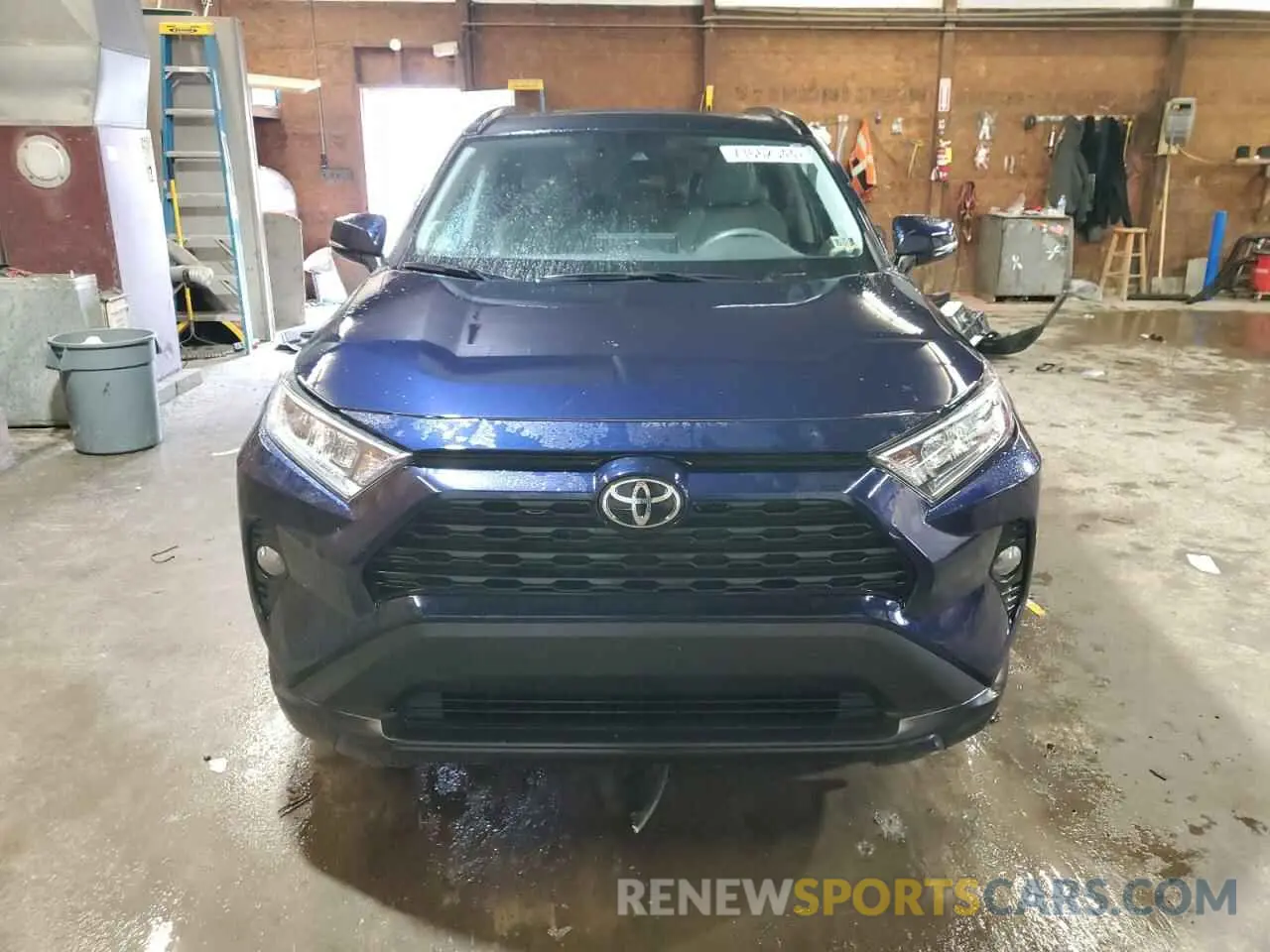 5 Photograph of a damaged car 2T3A1RFV8MW204832 TOYOTA RAV4 2021