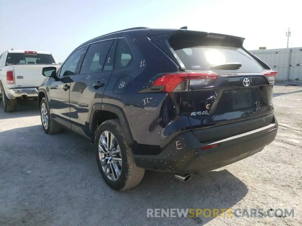 3 Photograph of a damaged car 2T3A1RFV8MW247096 TOYOTA RAV4 2021