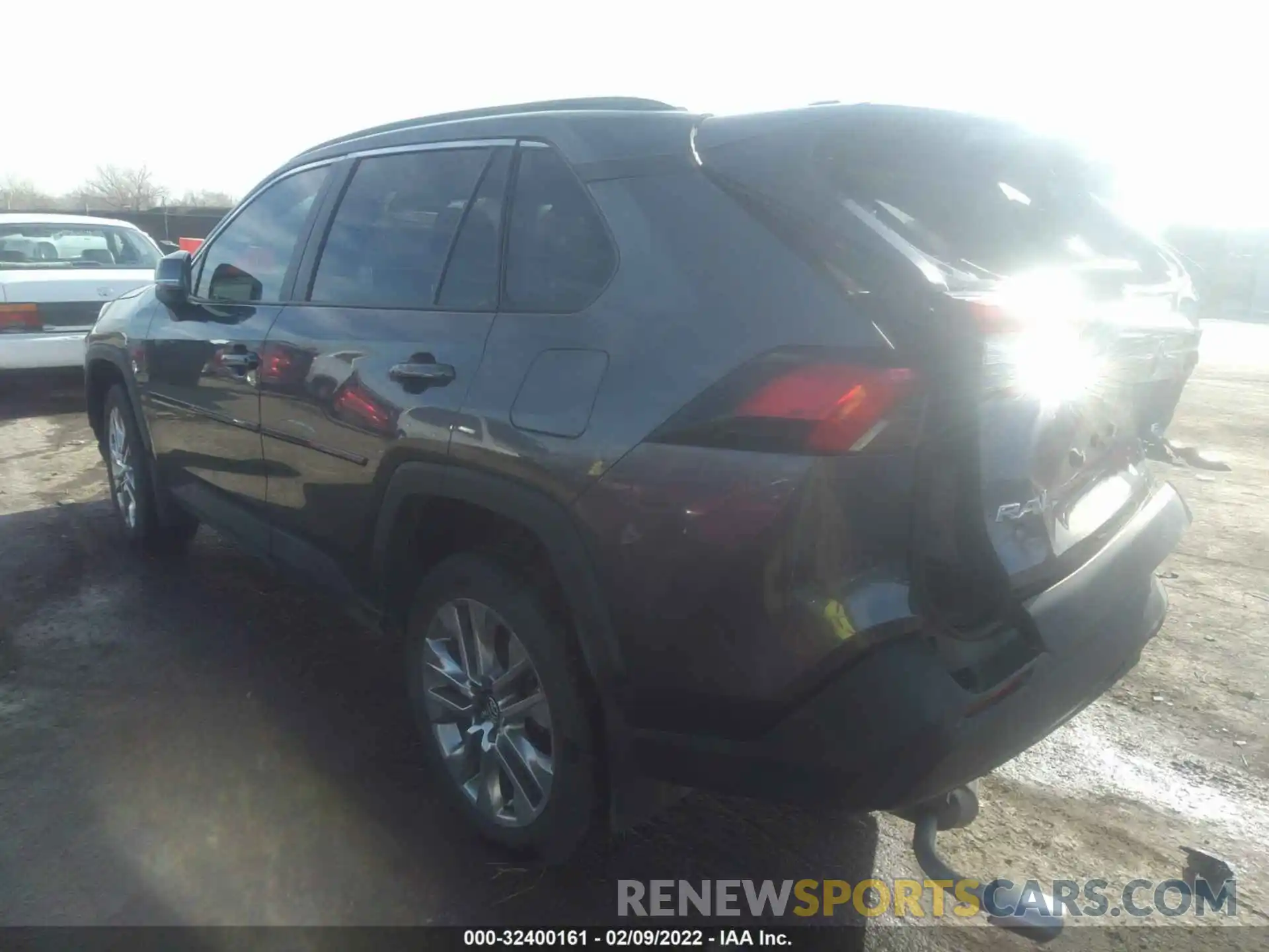 3 Photograph of a damaged car 2T3A1RFV9MC148028 TOYOTA RAV4 2021